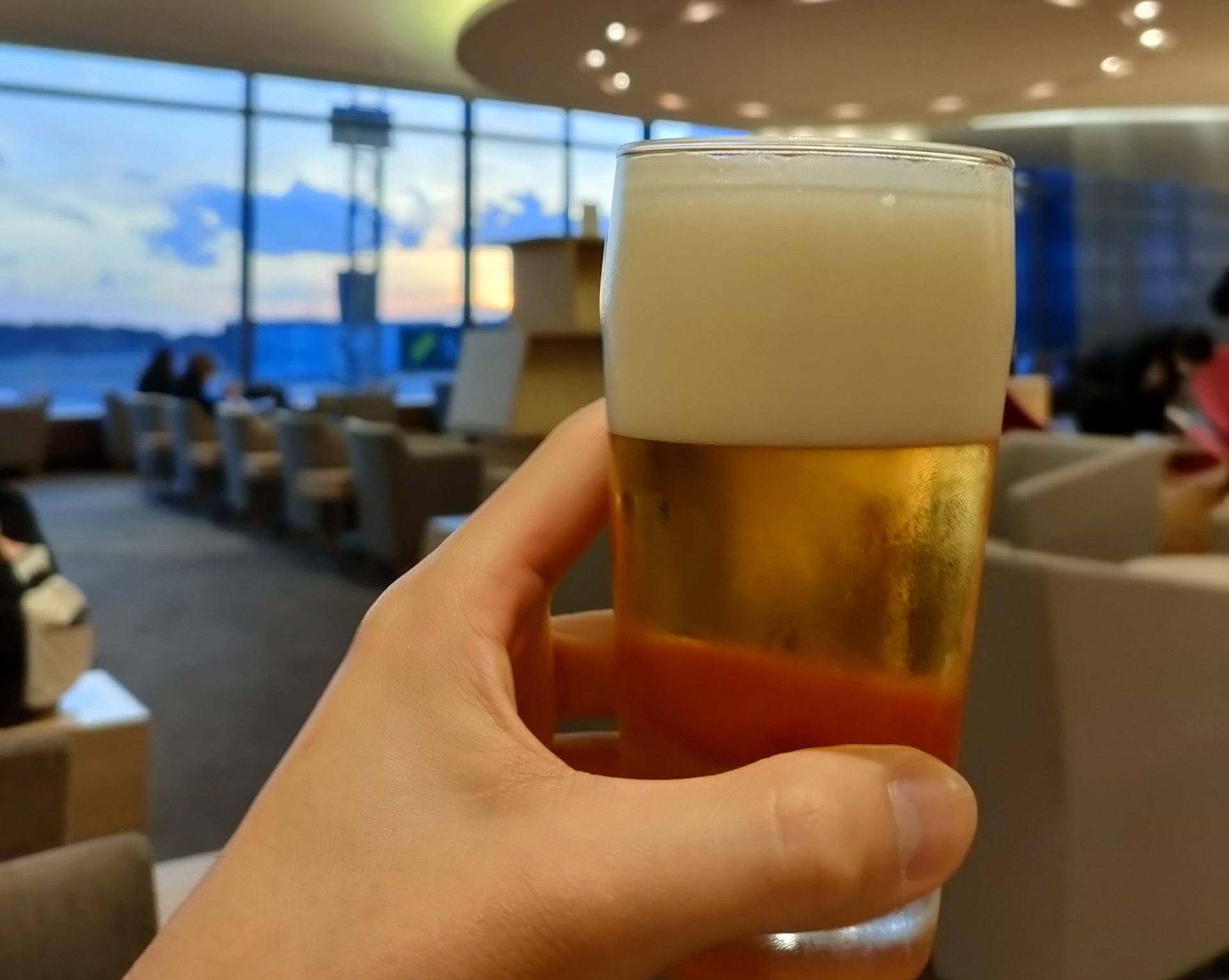 成田空港 KALラウンジ ビール